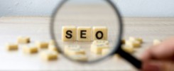 Selective focus of magnifying glass SEO