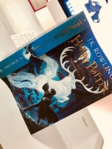 Aki történeteket mesél, uralja a világot