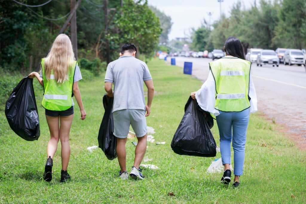 CSR activity. Corporate Social Responsibility. Volunteers. Environment problem. Environment day