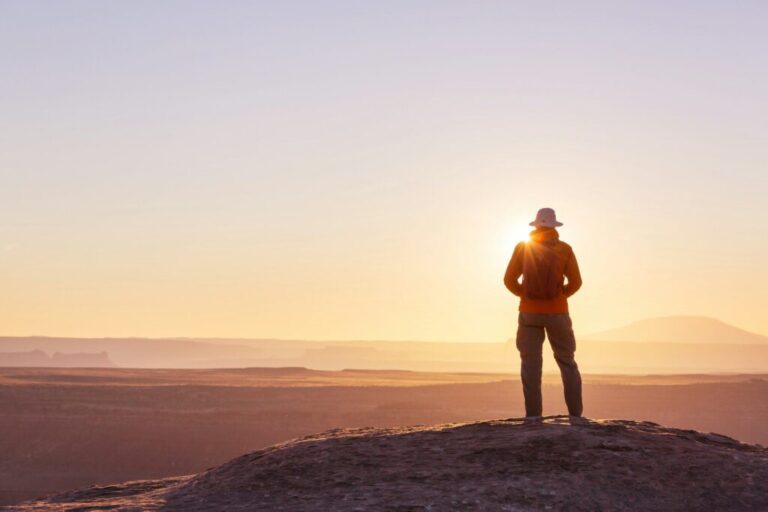 Klímaváltozás és marketing: felelősség és lehetőség Hike on sunset