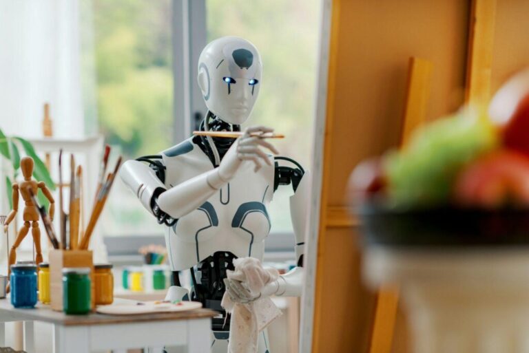 Tartalommarketing az AI korában: emberi kreativitás Android AI robot painting in the studio