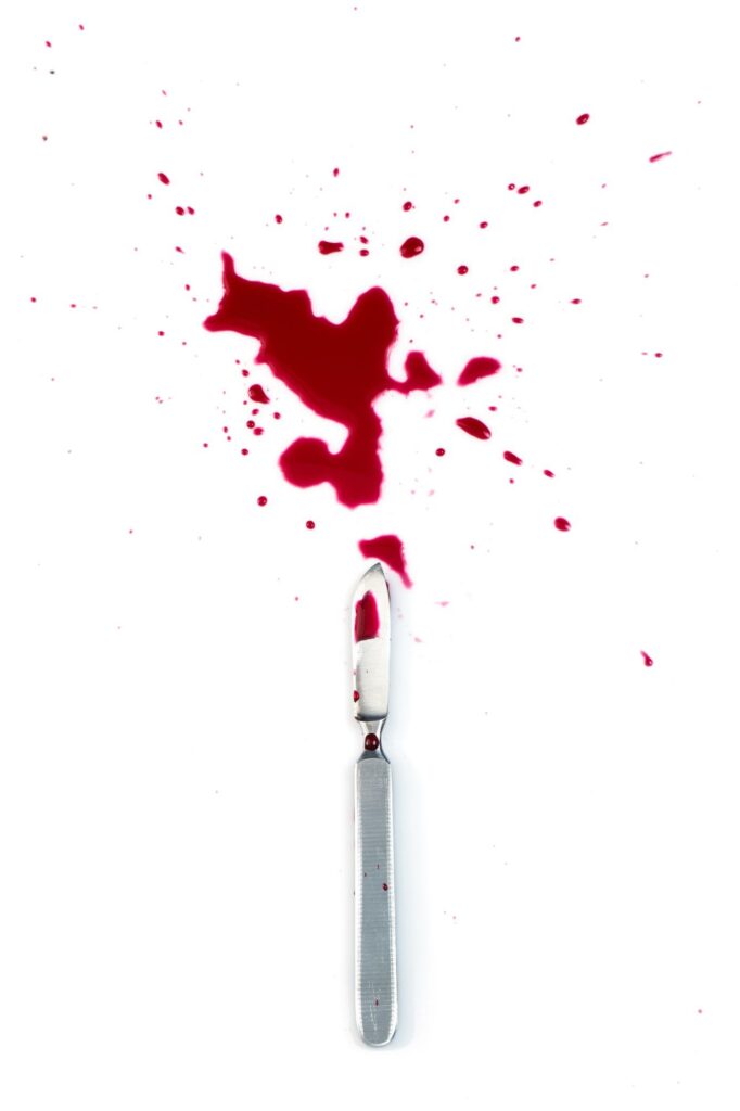 Vérbosszú a marketingben: harc vagy stratégia? Knife with blood