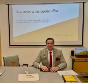 A manipuláció rejtett befolyásolási forma