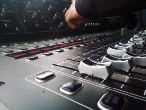 Sound recording mixing console