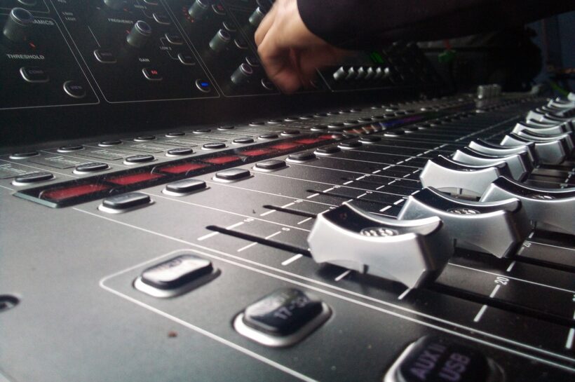 Sound recording mixing console