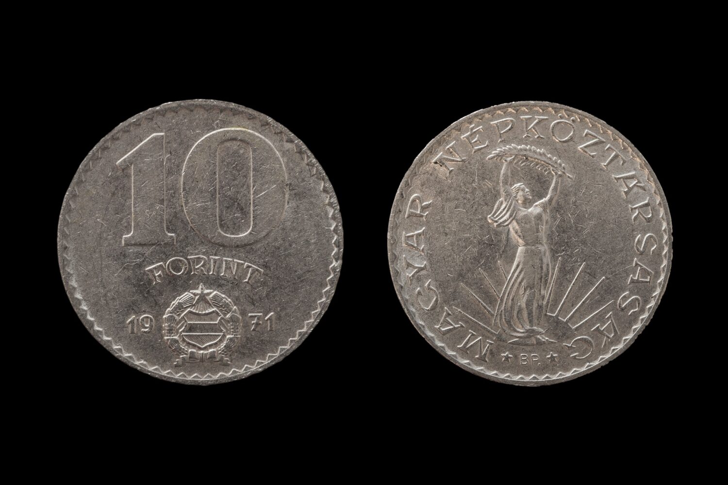 Hungarian 10 forint coin obverse and reverse