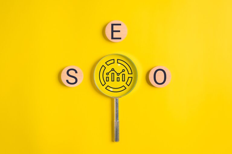 SEO útmutató kezdőknek SEO text on wooden cube, Search engine optimization ranking, SEO