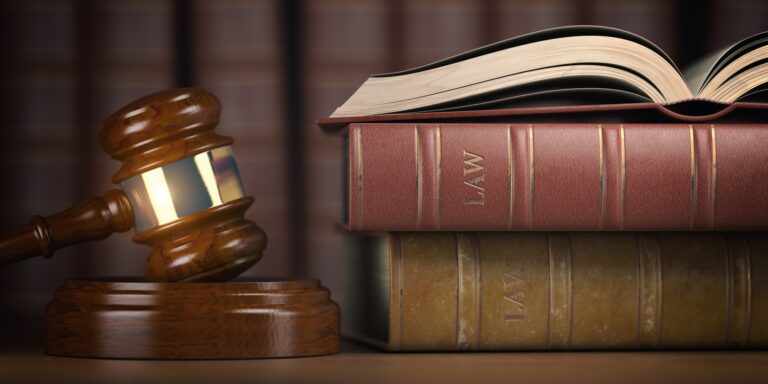 Miért számít a szerzői jog a hétköznapokban? Justice, law and legal concept. Judge gavel and law books.