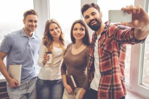 Bevezetés: „Generation Nice” – szép címke, gyenge bizonyíték